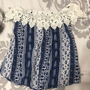 Off the shoulder hollister flowy shirt.